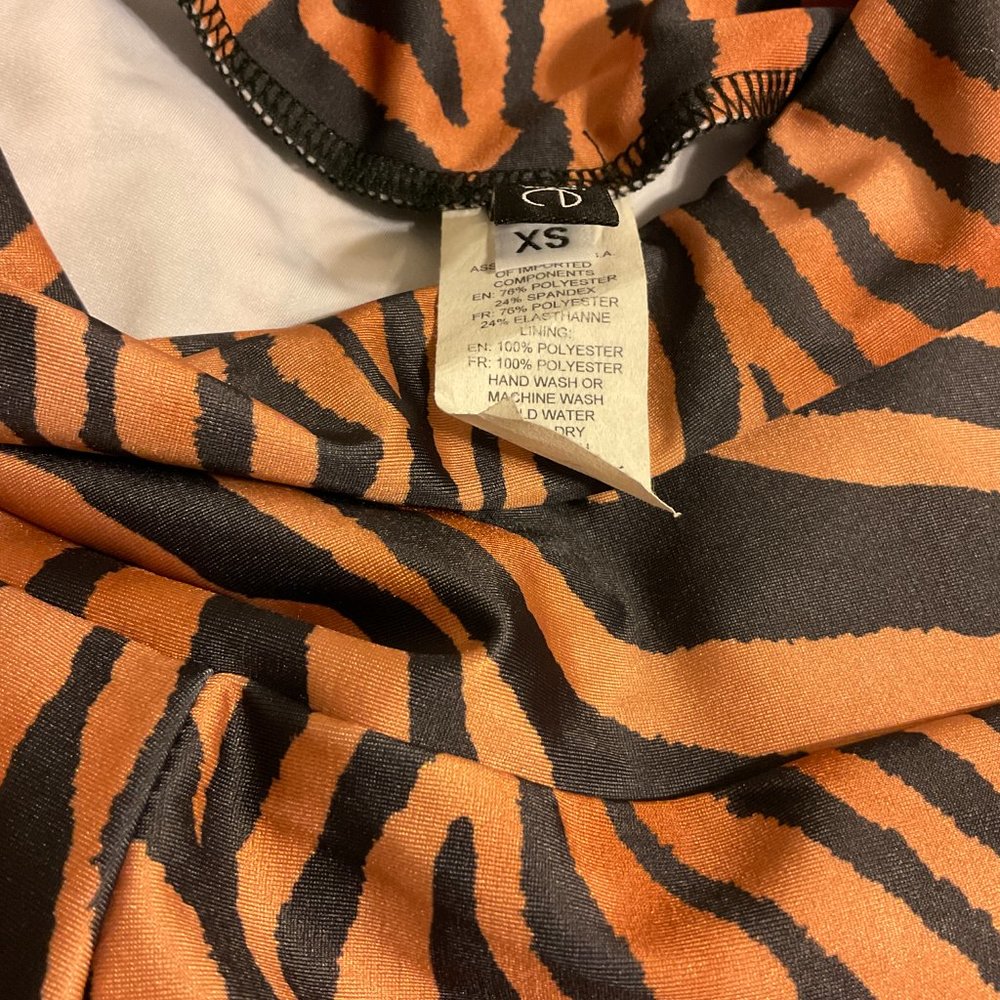 Onzie Leggings XS Brown Black Zebra Stripe New NWT - Picture 8 of 8